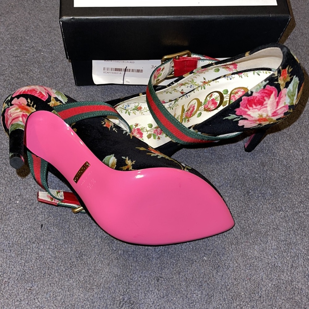 GUCCI Floral pumps